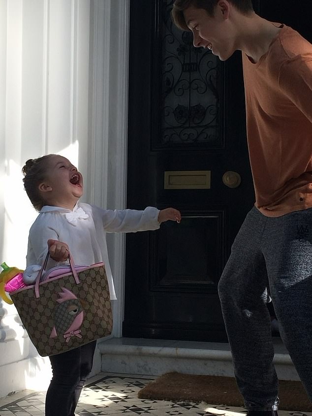 Victoria Beckham publica una linda foto de cumpleaños de su hija Harper con su hijo separado Brooklyn: está ‘furioso’: Katie Hind
