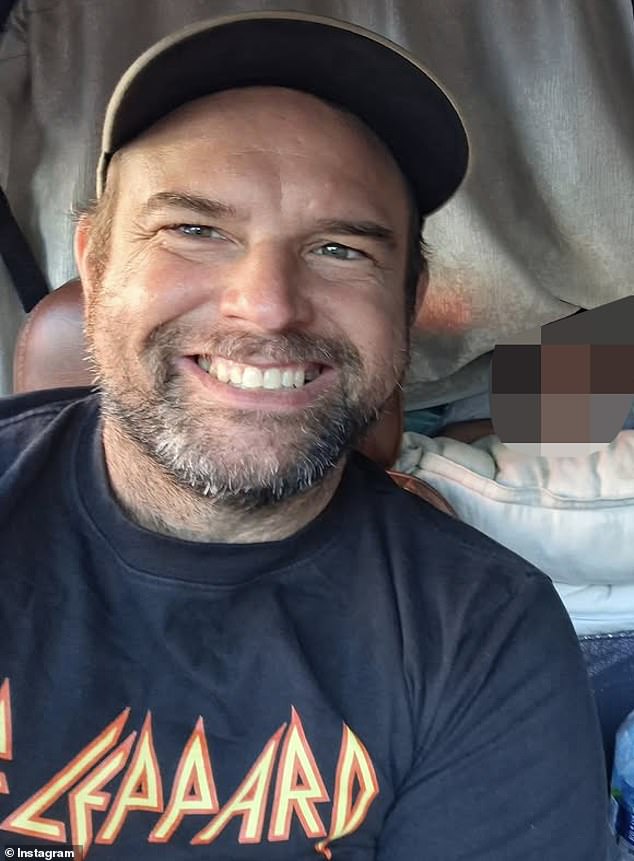 Un australiano que se quedó más tiempo del permitido en un lugar turístico muere en un centro de detención de inmigrantes en Bali