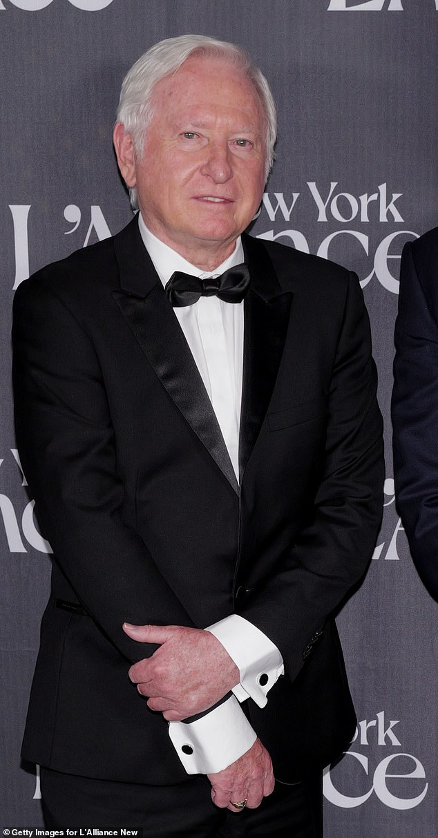 Bajo fuego, el amigo de Bono, Paddy, afirma que defraudó al grupo hotelero: Richard Eden