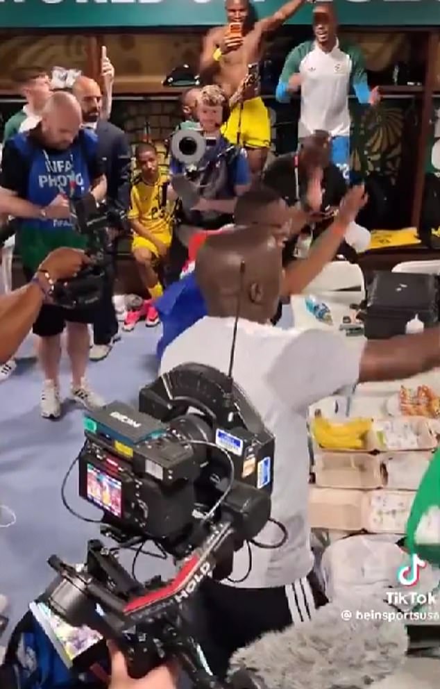 Imágenes desgarradoras de la trágica estrella de la Copa del Mundo aparecen en línea: el video de Jayden Adams se vuelve viral después de su falta de celebración tras la victoria de Sudáfrica