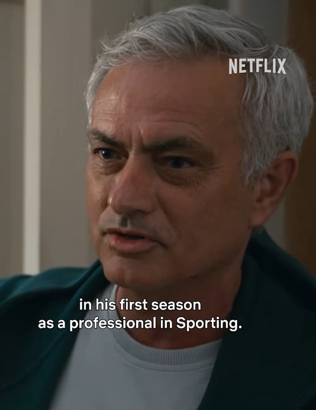 José Mourinho les brinda a los fanáticos una visión única de su habitación llena de recuerdos, que incluye regalos de Diego Maradona y Cristiano Ronaldo, ¡así como su gnomo de jardín!