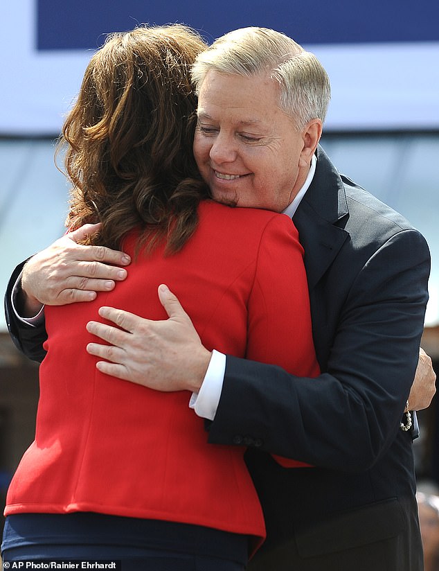 El vínculo inquebrantable de Lindsey Graham con su hermanita adoptada y el conmovedor giro que sigue a su muerte