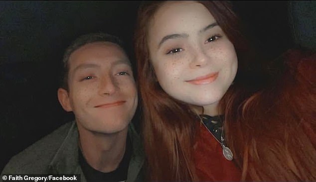Bubbly, de 23 años, muere a dos millas de su casa en Missouri en una inundación que ocurre una vez en el milenio