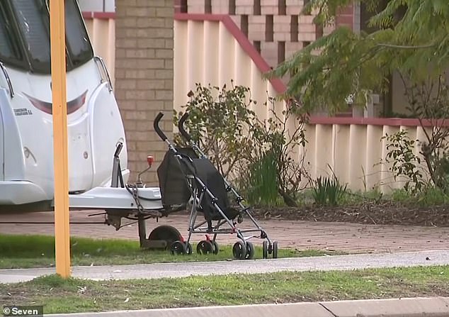 Un niño de 5 años de Perth muere tras ser atropellado por un vehículo todo terreno mientras cruzaba la calle – Mujer que lucha por su vida en el hospital