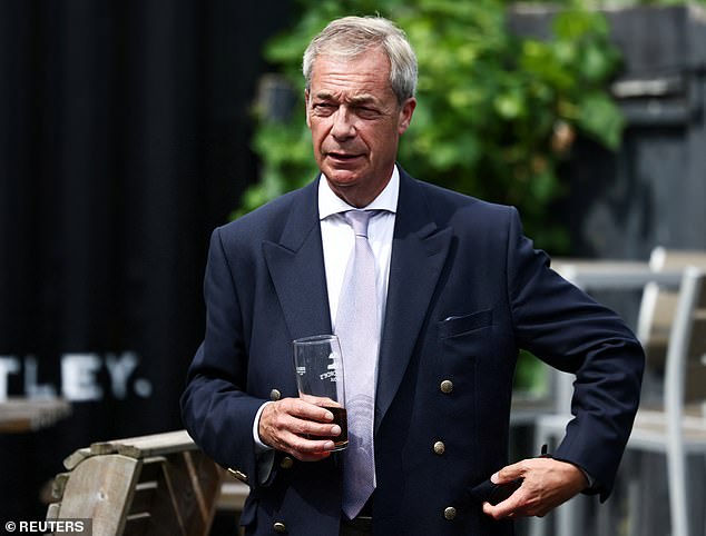 La policía arresta al hombre que amenazó con dispararle a Nigel Farage después de que la ex diputada Ann Widdecombe muriera en un “ataque selectivo”