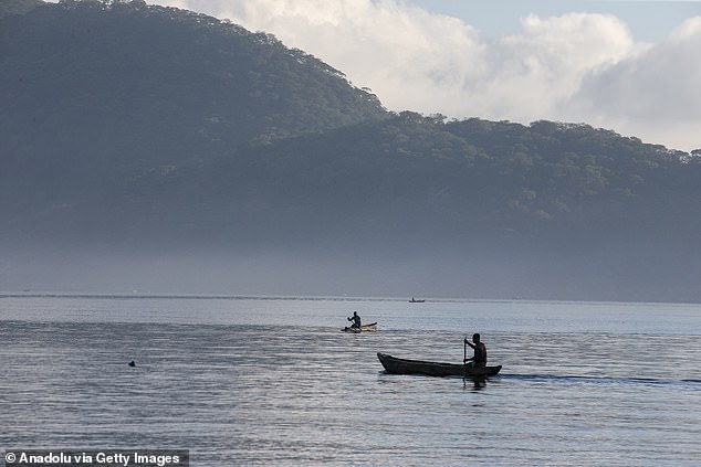 Estudiante británico de 17 años muere tras “perderse en un lago” durante un viaje escolar en Malawi