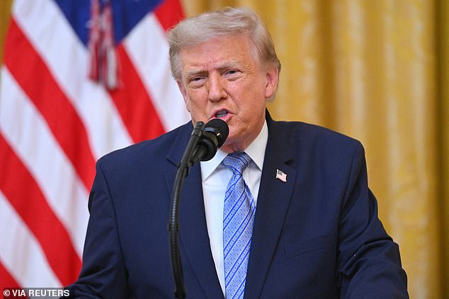Trump quiere decir “aún más loco” durante el discurso sobre fraude electoral mientras los expertos del Partido Republicano se esconden al presidente “perdedor”
