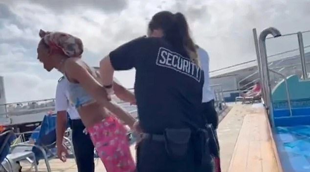 La caída fatal de una mujer misteriosa a bordo de un crucero Carnival horroriza a la tripulación de Estados Unidos momentos después de su pelea… Cuatro años después, sus desgarradores secretos finalmente se revelan.
