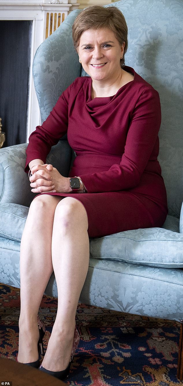 La viceprimera ministra de Escocia, Jenny Gilruth, desvía las preguntas sobre la ex jefa Nicola Sturgeon