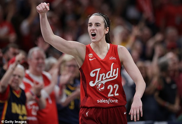 Caitlin Clark hace historia en la WNBA con una actuación sensacional en la fiebre de Indiana… después del colapso en la cancha y el drama de los golpes