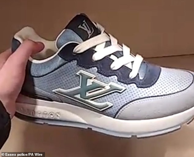 La madre de una víctima de secuestro y asesinato, de 21 años, dice que su muerte “no parece real”, mientras la policía busca un par de zapatillas Louis Vuitton desaparecidas valoradas en £1.000.