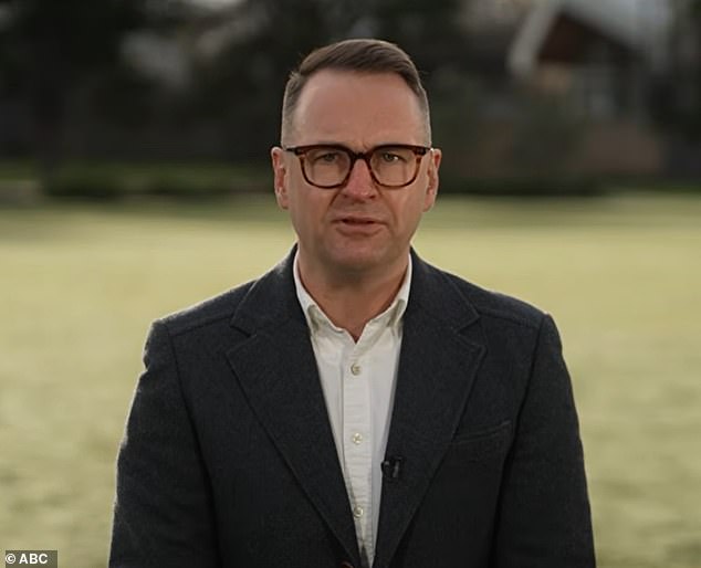 Los liberales en el control de daños: “No estoy de acuerdo” mientras un alto diputado se distancia de las últimas afirmaciones del presidente del partido, Tony Abbott, sobre el multiculturalismo