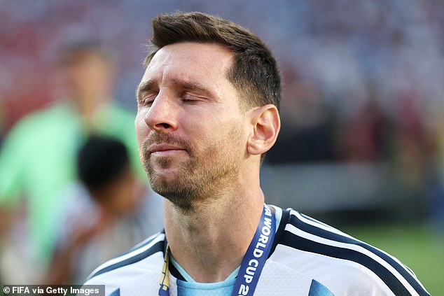 Lionel Messi rompe el silencio sobre la angustia de Argentina en el Mundial con una emotiva declaración, después de entrevistas desdeñosas tras la brutal derrota ante España.