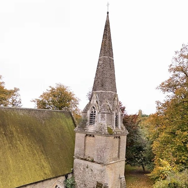 La iglesia británica ‘Torre Inclinada de Pisa’ perderá su famosa aguja torcida por ‘graves problemas estructurales’