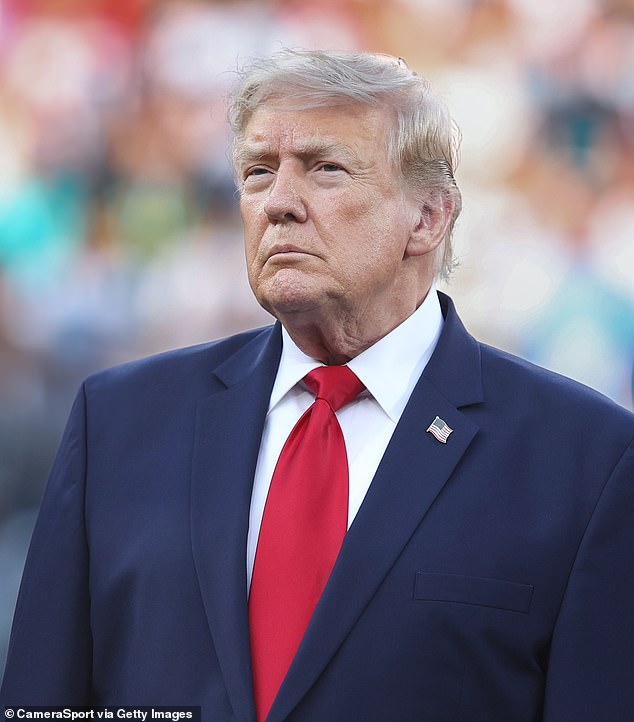 Un Trump enojado prometió “pagar muchas veces” por cada soldado estadounidense muerto en la guerra con Irán mientras Estados Unidos lanzaba su décima noche consecutiva de ataques.