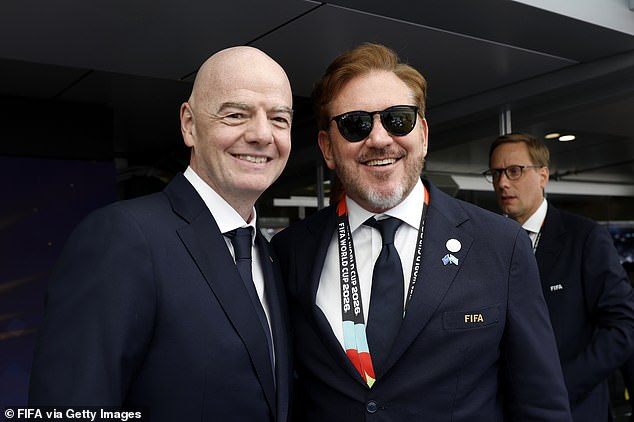 El Mundial de 2030 contará con 64 equipos, dice el jefe de la CONMEBOL después de que el presidente de la FIFA, Gianni Infantino, abriera los ojos a la idea