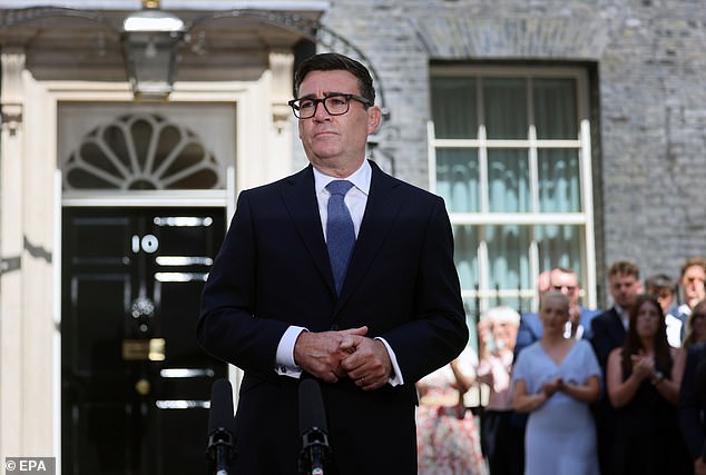 Andy Burnham añora el “paraíso perdido” de los años 70, el “desorden absoluto” británico de “un idiota de aldea reemplazado por otro idiota de aldea”: los medios extranjeros reaccionan ante el nuevo primer ministro del Reino Unido