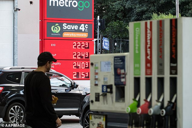 Australia se vio obligada a racionar el combustible en cuestión de semanas: un experto ‘triple’ advierte sobre el riesgo de un caos en el suministro cuando el Estrecho de Ormuz se cierre nuevamente