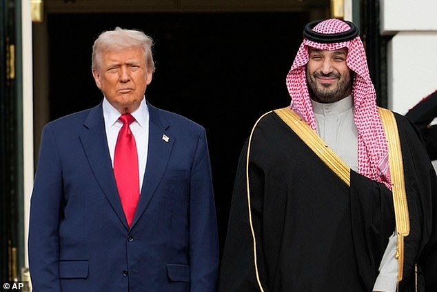 Trump ha avivado los temores de entregar poderosa tecnología nuclear a una potencia extranjera mientras se avecina una guerra con Irán.