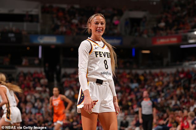 Los mensajes de texto de Sophie Cunningham provocan indignación después de que la estrella de la WNBA hablara en contra de los atletas transgénero en los deportes femeninos.