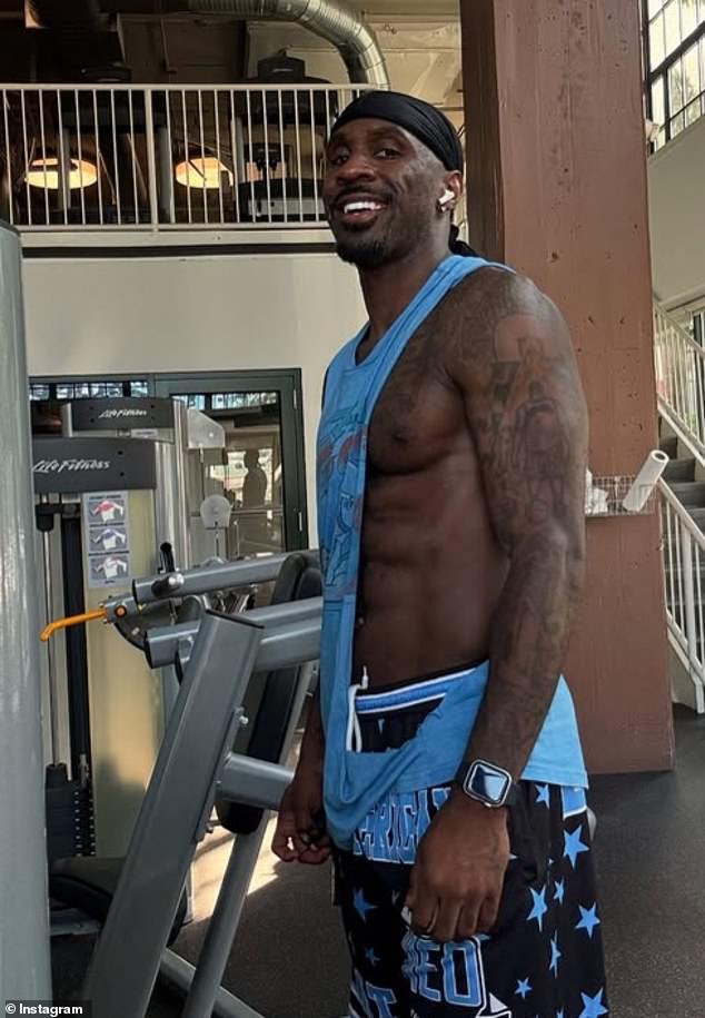 Lo que una perturbada ex estrella de la NBA pidió un arresto policial lleno de palabrotas… después de que lo pillaron robando una botella de Tito’s de 34 dólares