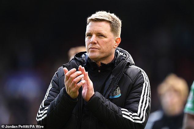 Eddie Howe DEJA como entrenador de Newcastle en una noticia sensacional mientras continúa un verano tumultuoso en St James’ Park
