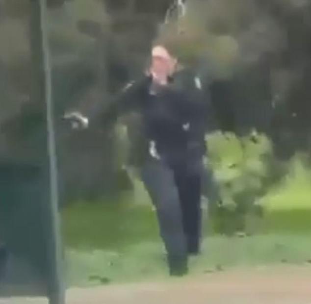 Se ha publicado una actualización positiva sobre el estado del policía que fue apuñalado en el cuello, acusado del presunto apuñalamiento.