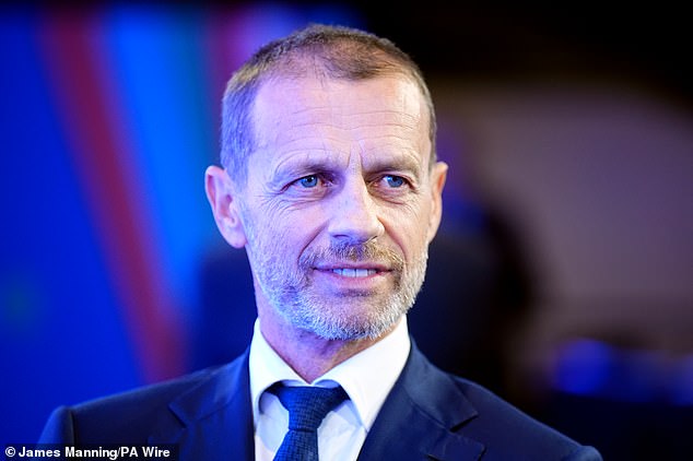 Inglaterra y otros países de la UEFA boicotearon unánimemente la Copa del Mundo después de los planes de la FIFA de vender participaciones a inversores privados.