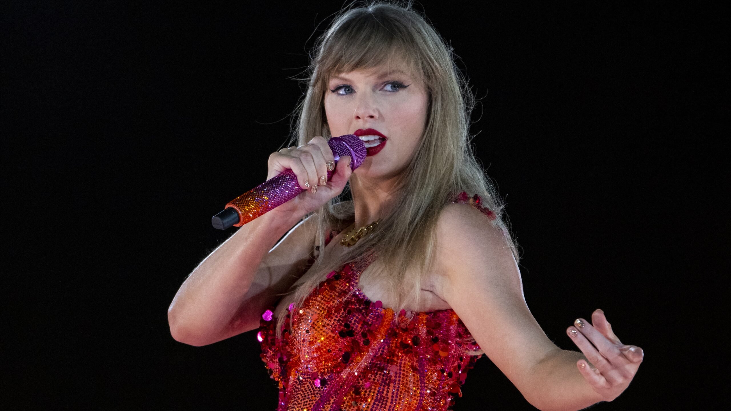 1219_taylorswift_header-scaled.jpg