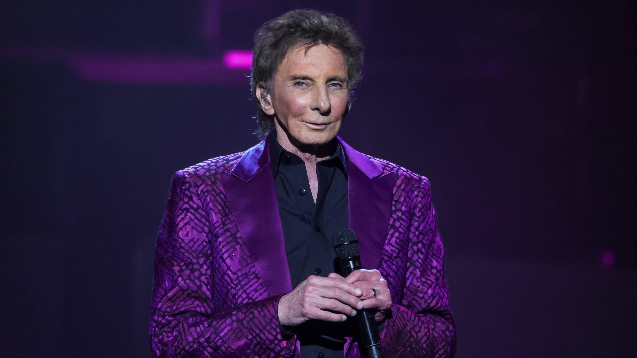 1222_barrymanilow_header-scaled.jpg