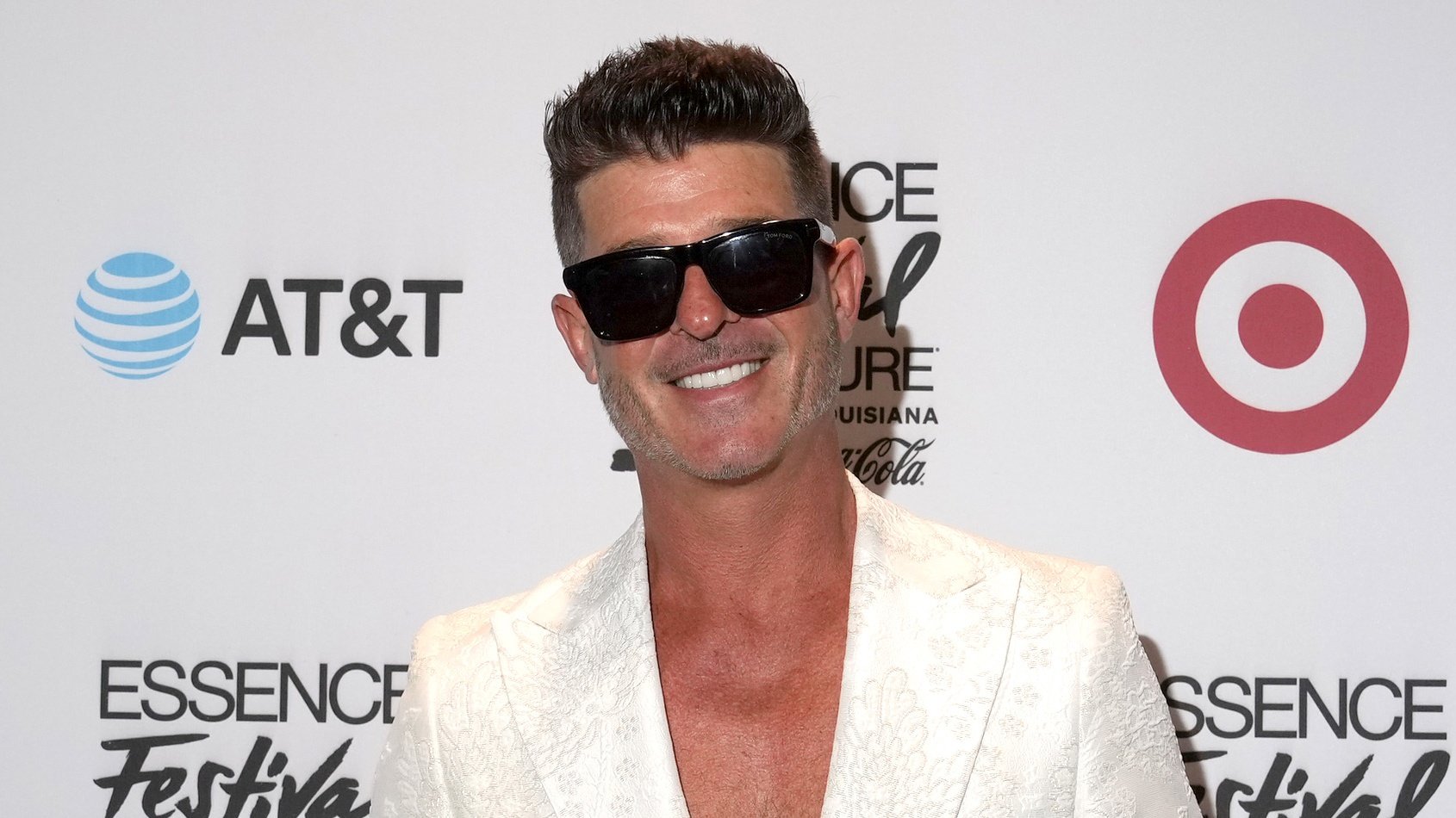1223_robinthicke_header.jpg