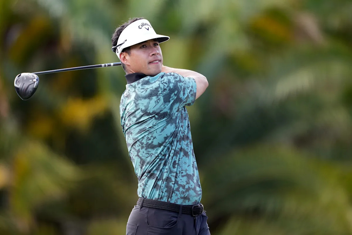 Sin camiseta, sin zapatos, sin problema: Isaiah Salinda salva desde el agua en Cognizant Classic