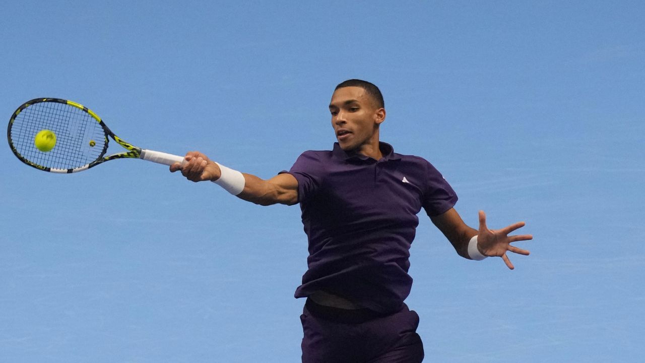 El canadiense Auger-Aliassime incluso supera el récord de Shelton en las Finales ATP