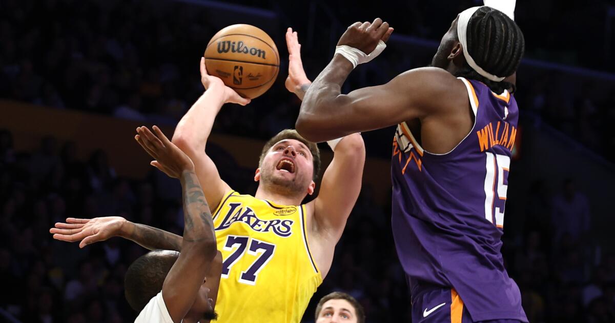 LeBron regresa, pero los Suns cortan la racha de siete victorias consecutivas de los Lakers