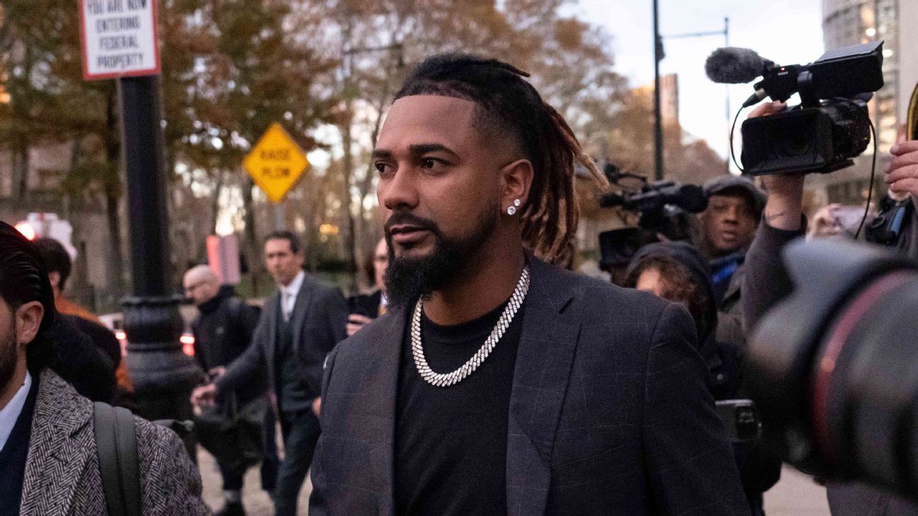 Emmanuel Clase y Luis Ortiz enfrentarán juicio en mayo por caso de juego