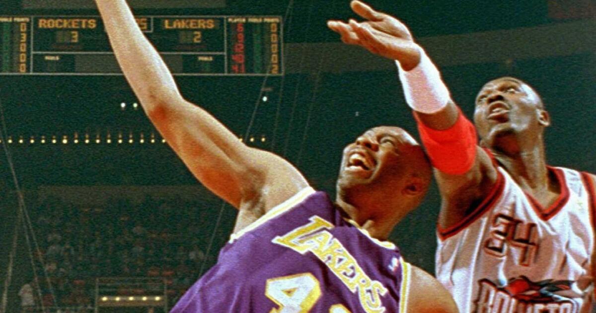 El ex Laker Elden Campbell, conocido por su estilo tranquilo, muere a los 57 años