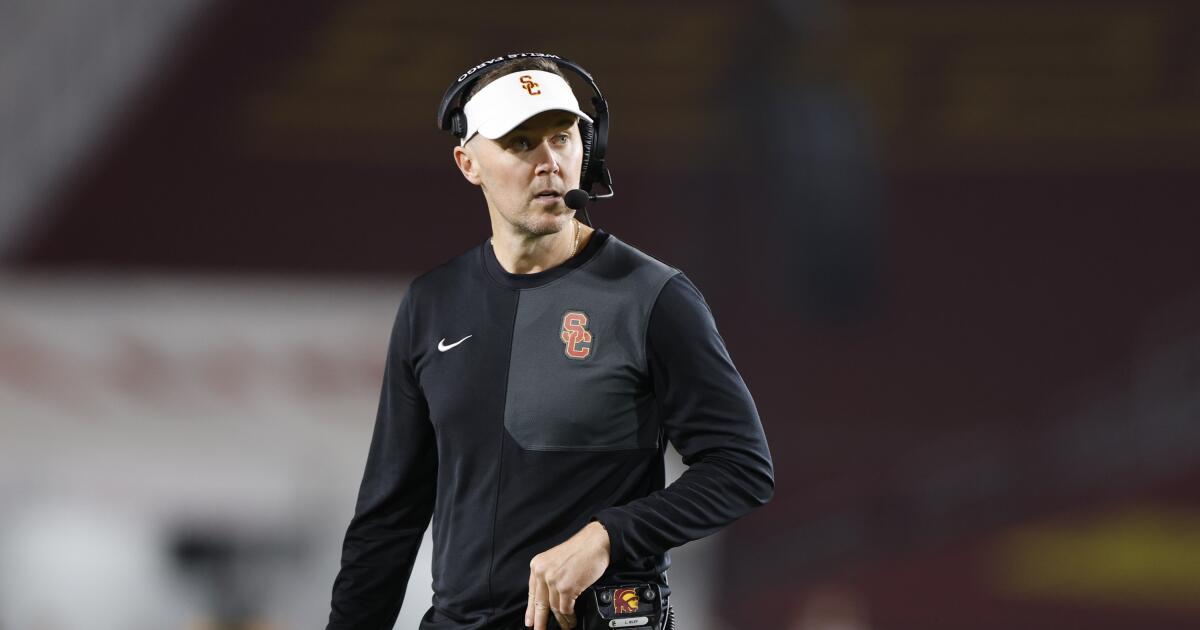 Lincoln Riley critica a Notre Dame por negarse a tocar en la USC