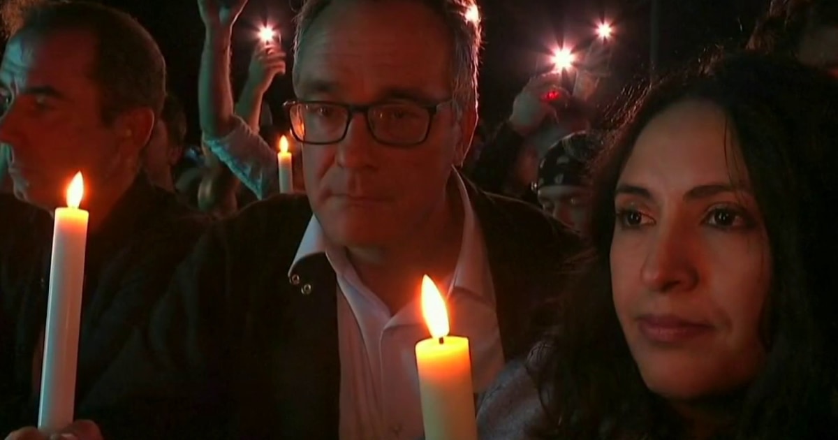Momento de silencio de Año Nuevo por las víctimas del ataque a Bondi Beach