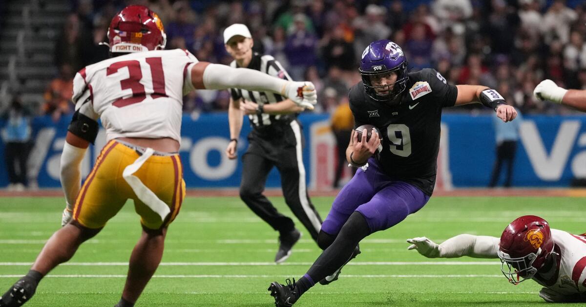 1767271832_urlhttps3A2F2Fcalifornia-times-brightspot.s3.amazonaws.com2Fe72Fe52F5c39e25144c19c4ac7df6d9658e12Falamo-bowl-football-77396.jpg