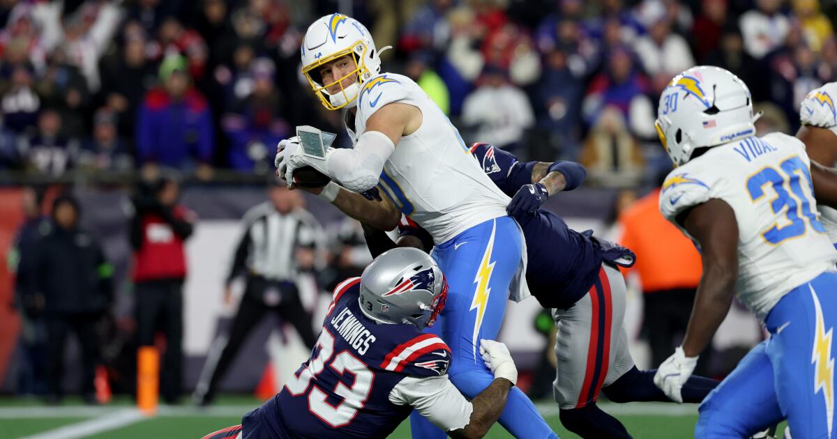 Los Chargers lamentan la caída de Justin Herbert a 0-3 en los playoffs