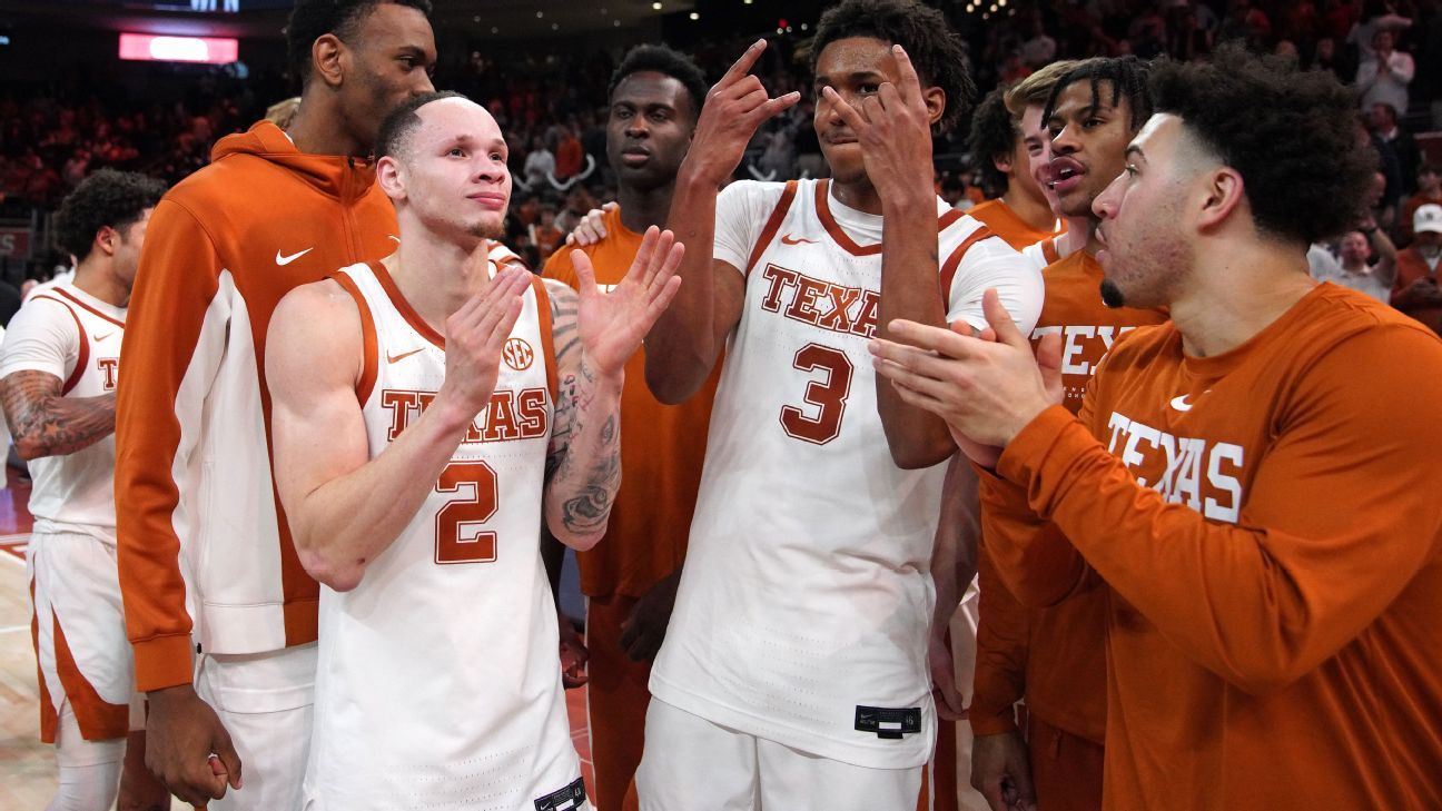El baloncesto de Texas le propina al No. 10 Vanderbilt su primera derrota de la temporada