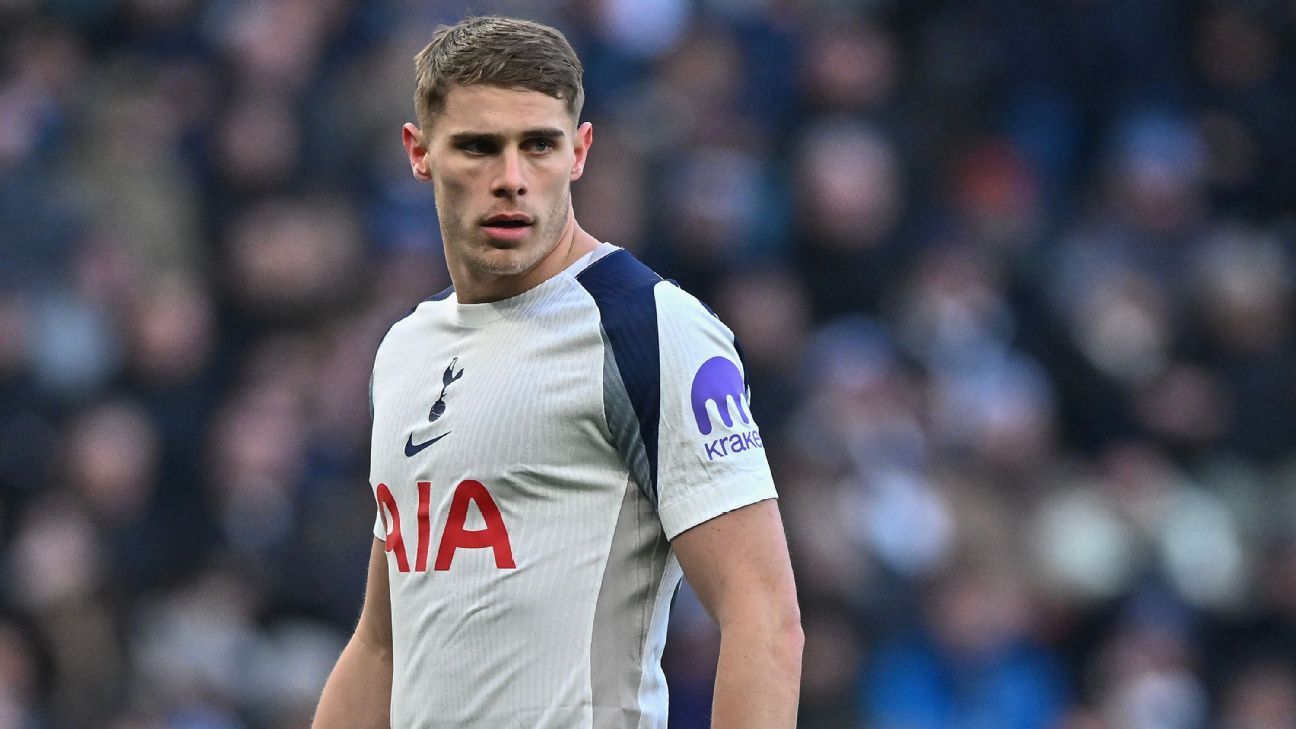 Rumores de traspasos, noticias: el Liverpool busca a Van de Ven procedente del Tottenham