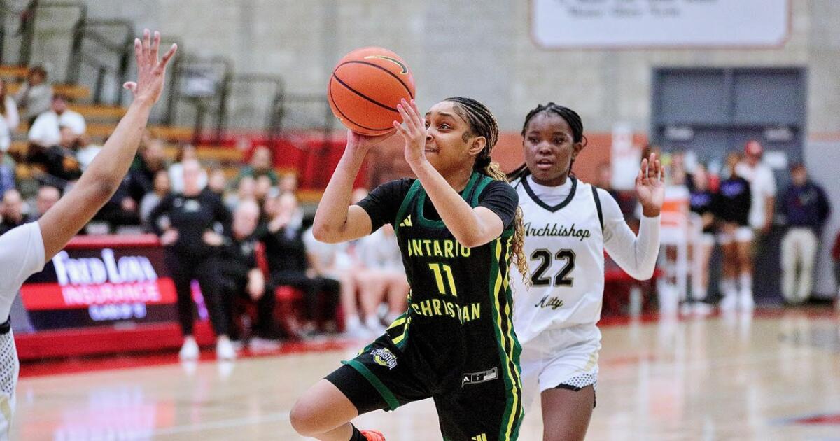 Kaleena Smith de Ontario Christian tiene un promedio de 32,8 puntos, lo que la sitúa en segundo lugar en el estado.