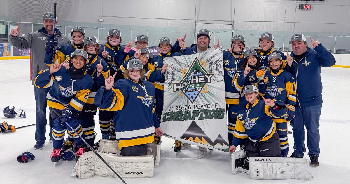 El equipo de hockey de Santa Clarita gana el título tras la muerte del padre del jugador