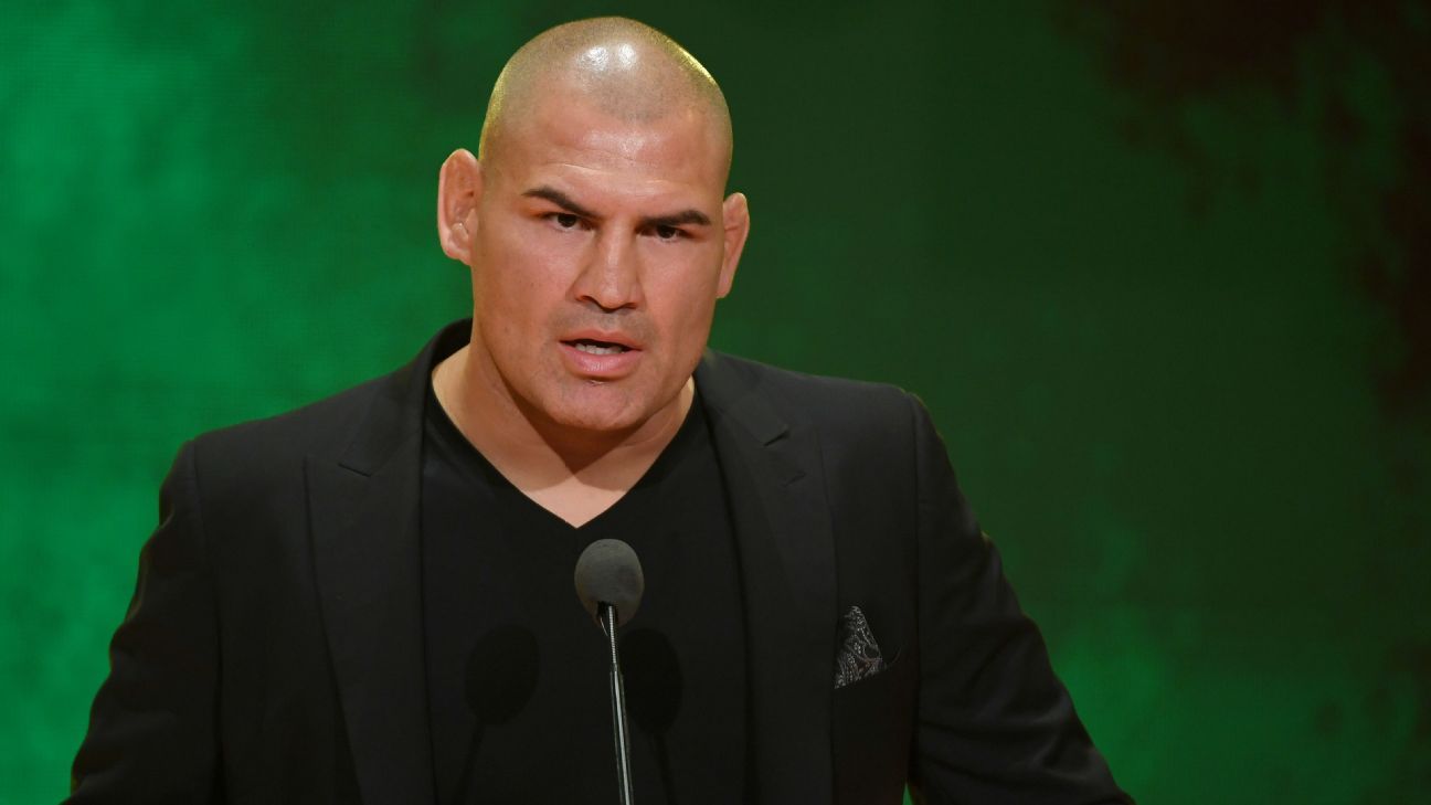 El ex campeón de UFC Caín Velásquez sale de prisión en libertad condicional