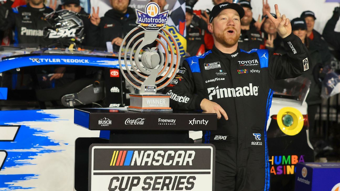 Tyler Reddick gana en 2 tiempos extras para ganar las 2 primeras carreras de la Copa NASCAR