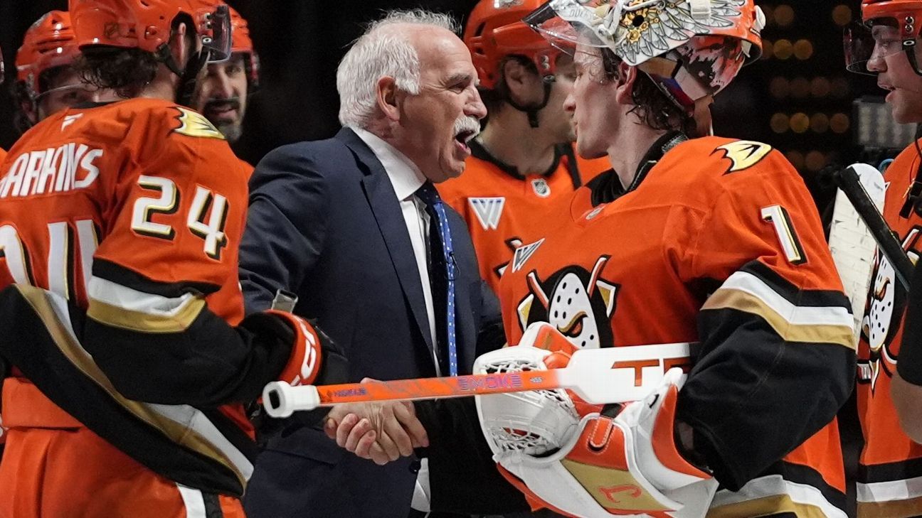 Joel Quenneville se convierte en el segundo entrenador de la NHL con 1.000 victorias