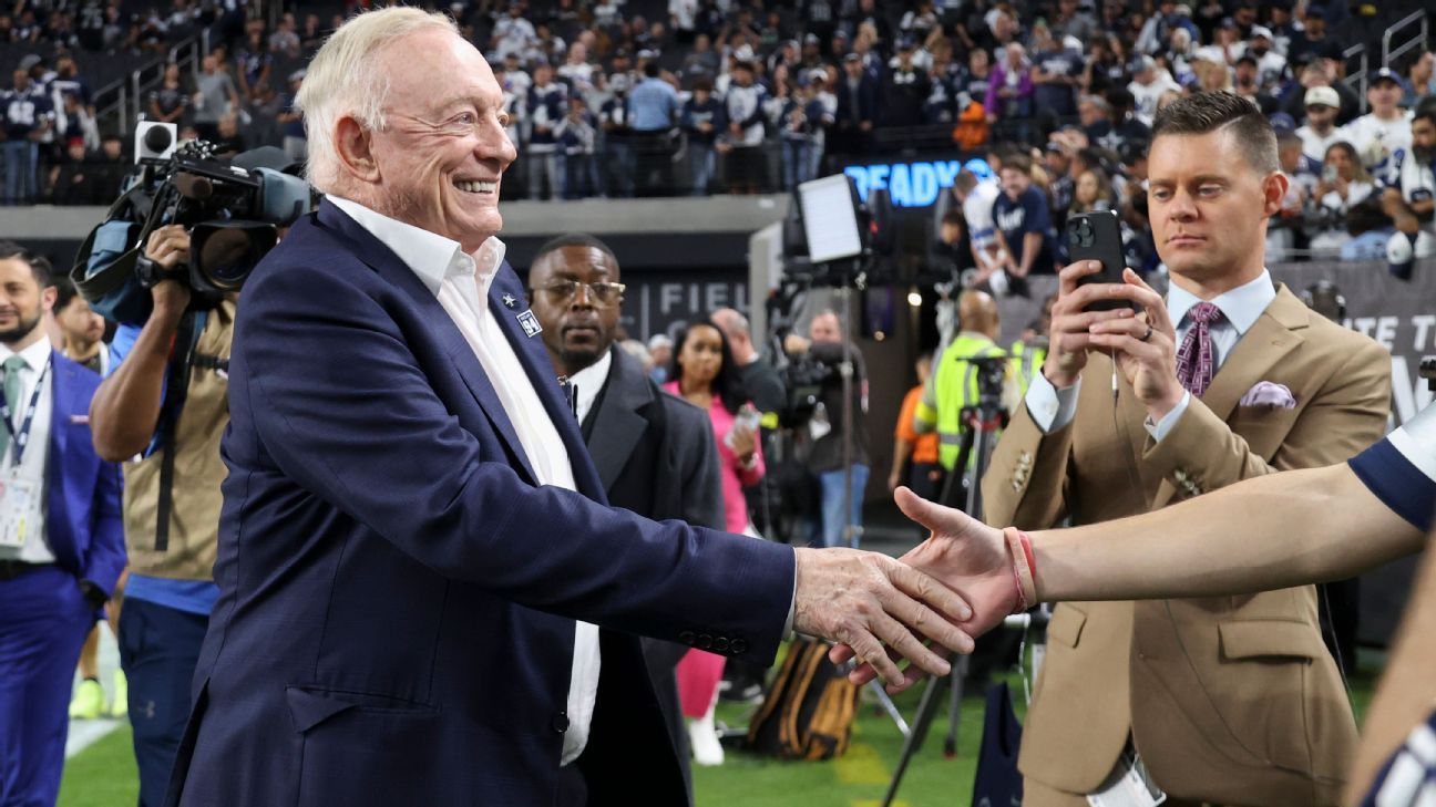 Jerry Jones cree que los Cowboys están gastando más en la agencia libre