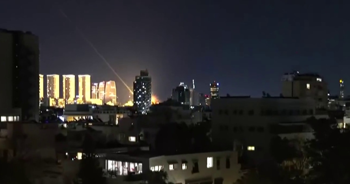 Misil parece atravesar las defensas y alcanzar Tel Aviv