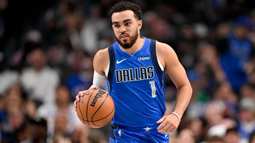 Los Nuggets añaden profundidad con el base veterano Tyus Jones